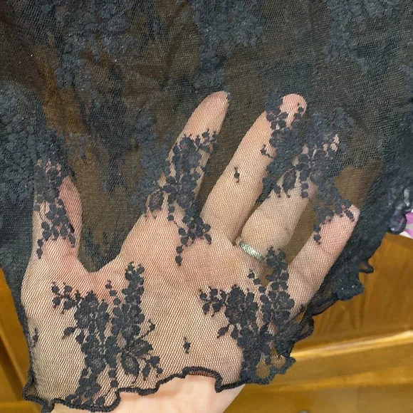 NWT Zenana Outfitters Black Fitted Long Sleeve Blouse size small - Picture 2 of 4